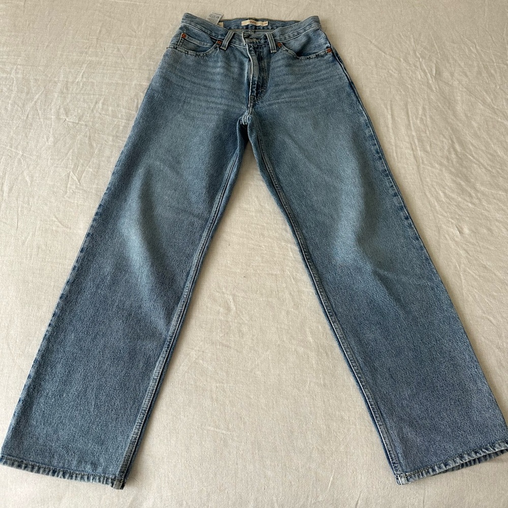 Levi's Classic Blue Wide Leg Jeans. Dad Jean
